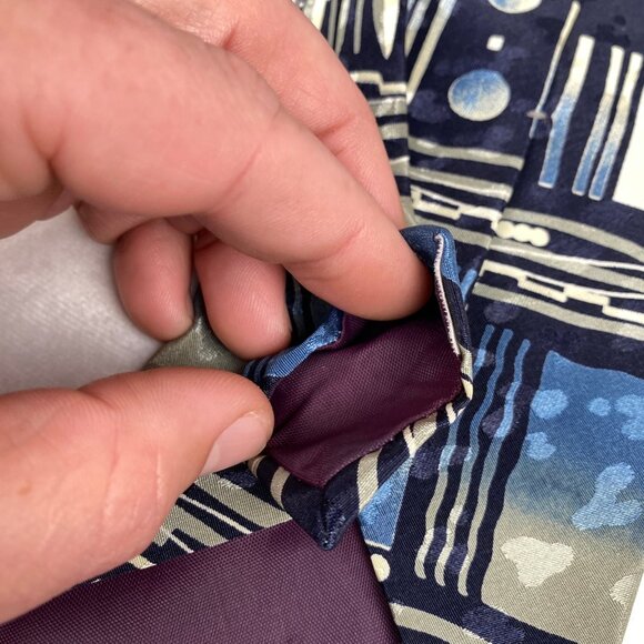 The Tie Man Men's Silk Geometric Pattern Navy Blue Tie 57.5x4 - Picture 4 of 5